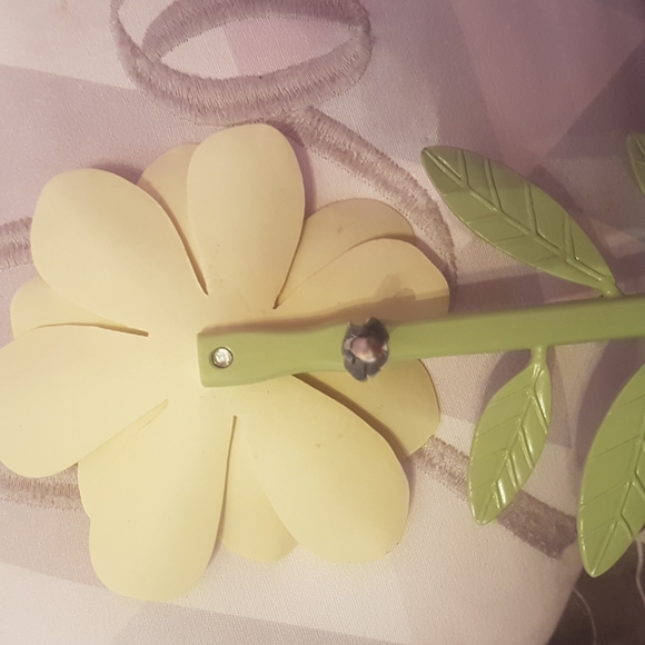 Cute flower hangers - Picture 3 of 3